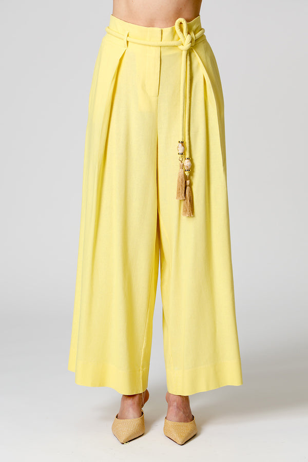 Calça Ampla Com Cinto De Cordão