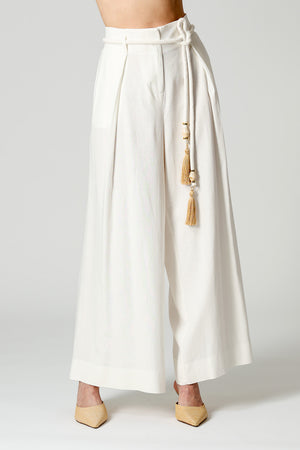 Calça Ampla Com Cinto De Cordão