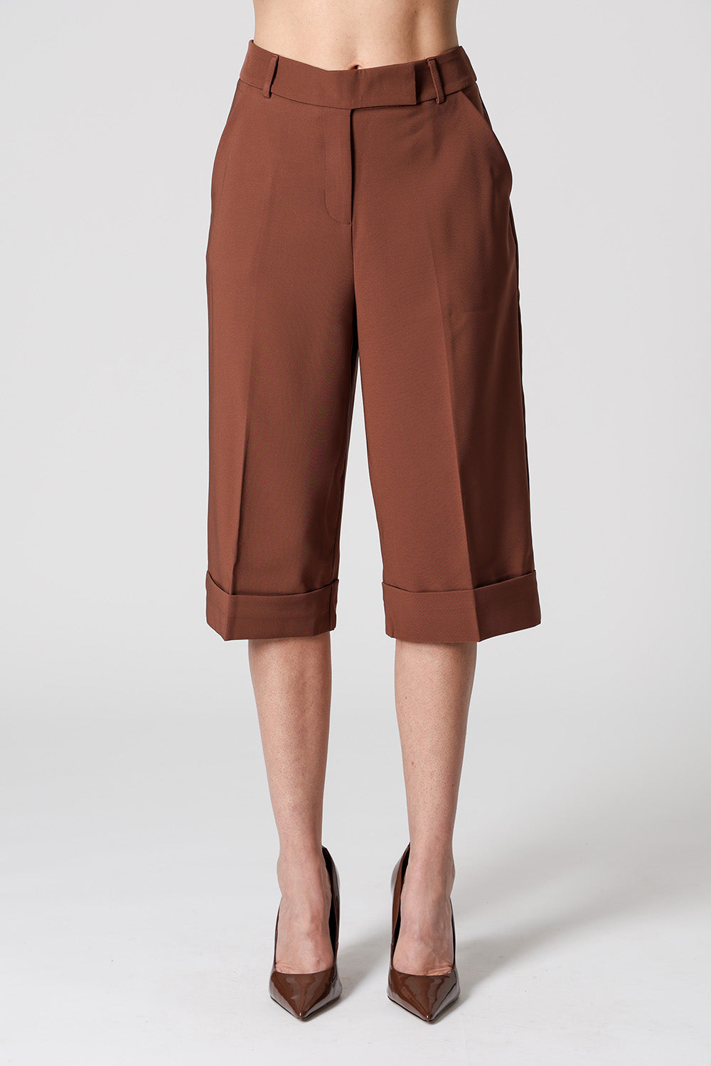 Calça Capri De Barra Italiana Em Alfaiataria