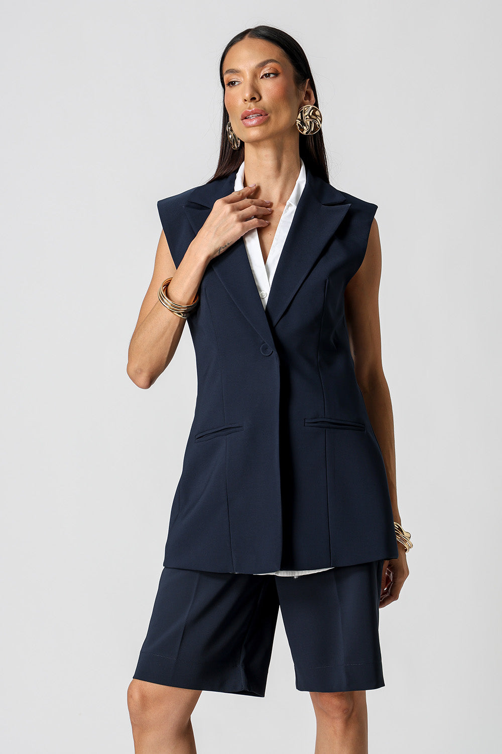 Colete e Blusa Alfaiataria com Ombreiras