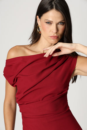 Vestido Assimétrico Com Pregas - VINHO