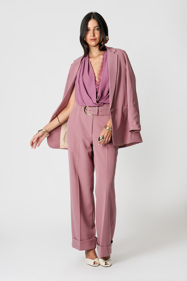 Calça Reta Alfaiataria Com Cinto Dourado