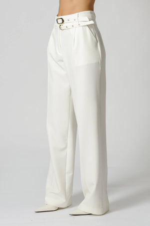 Calça Alfaiataria Com Pregas e Cintos - OFF WHITE