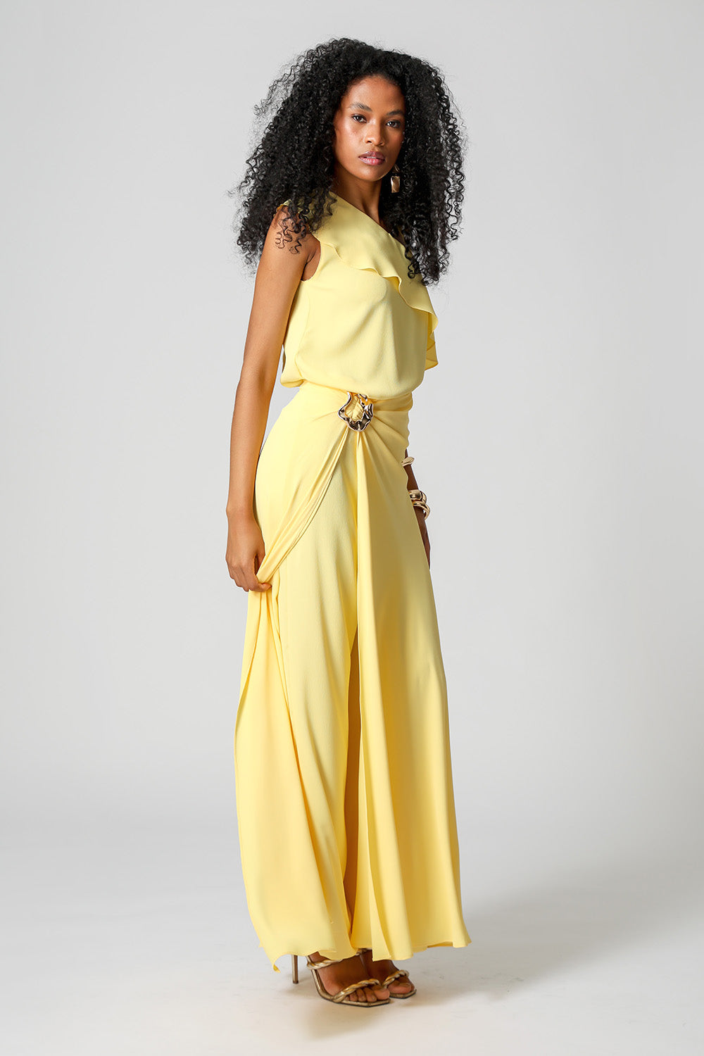 AMARELO