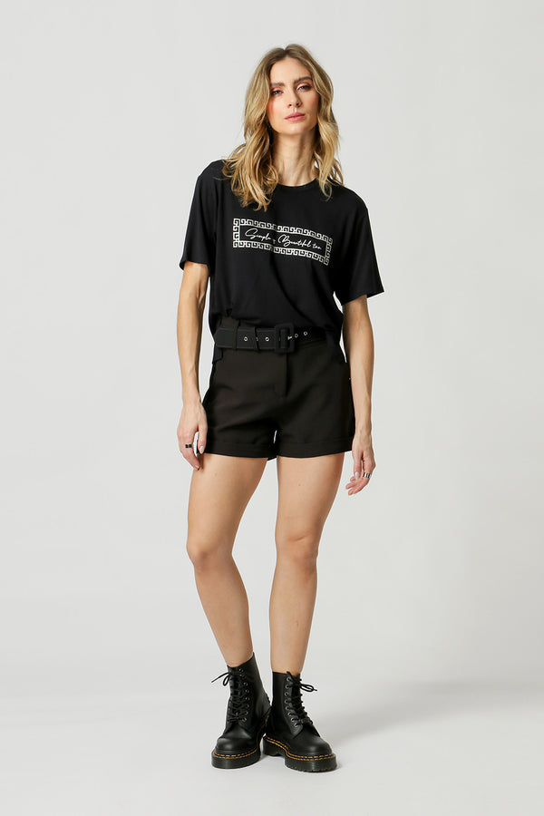 Camiseta con estampado escrito - NEGRA