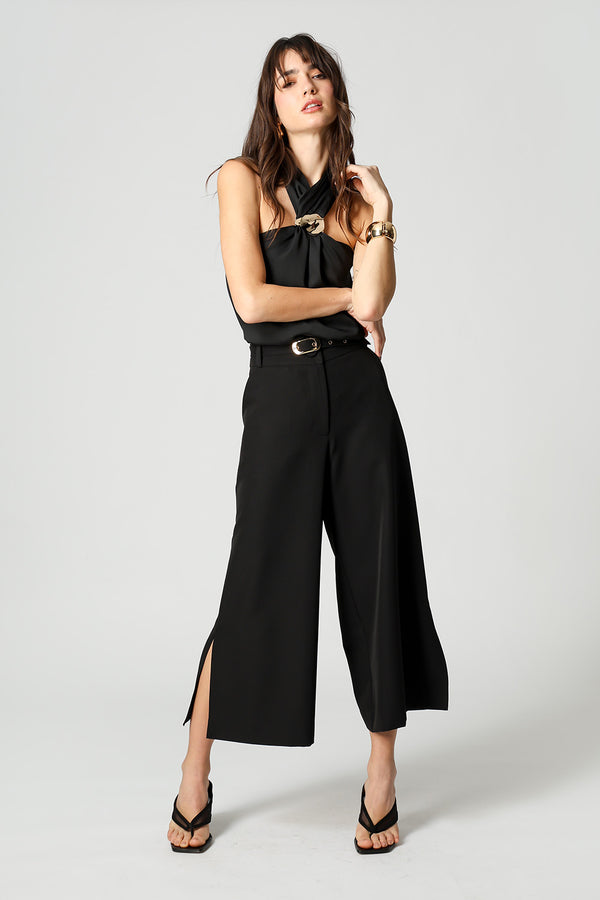 Blusa Com Fivela No Decote