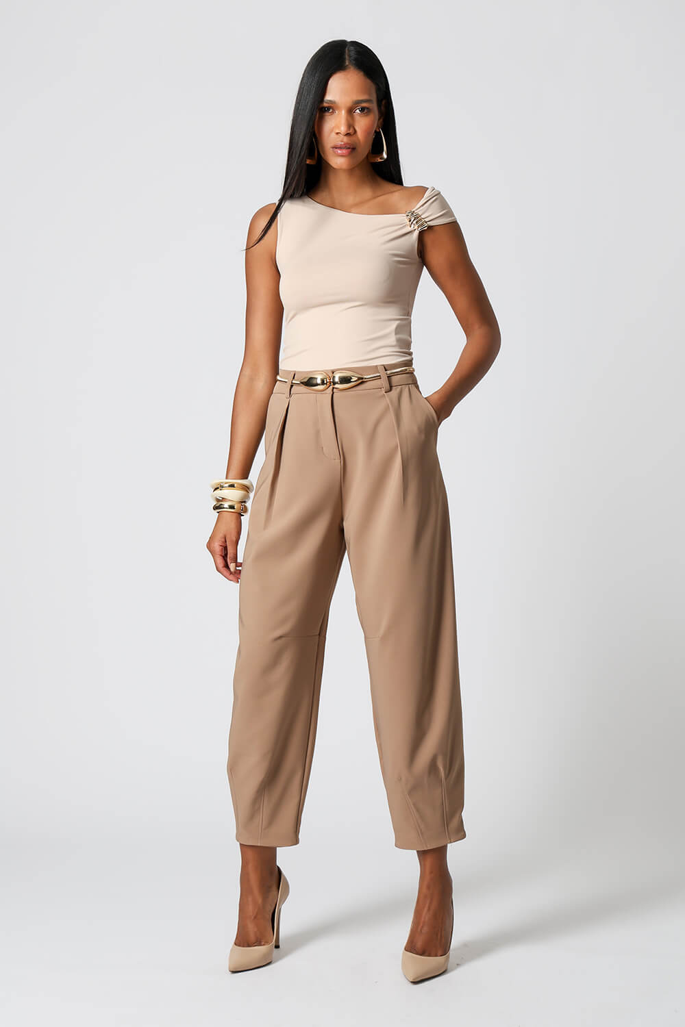 Blusa Decote Assimétrico Com Fivela - AREIA