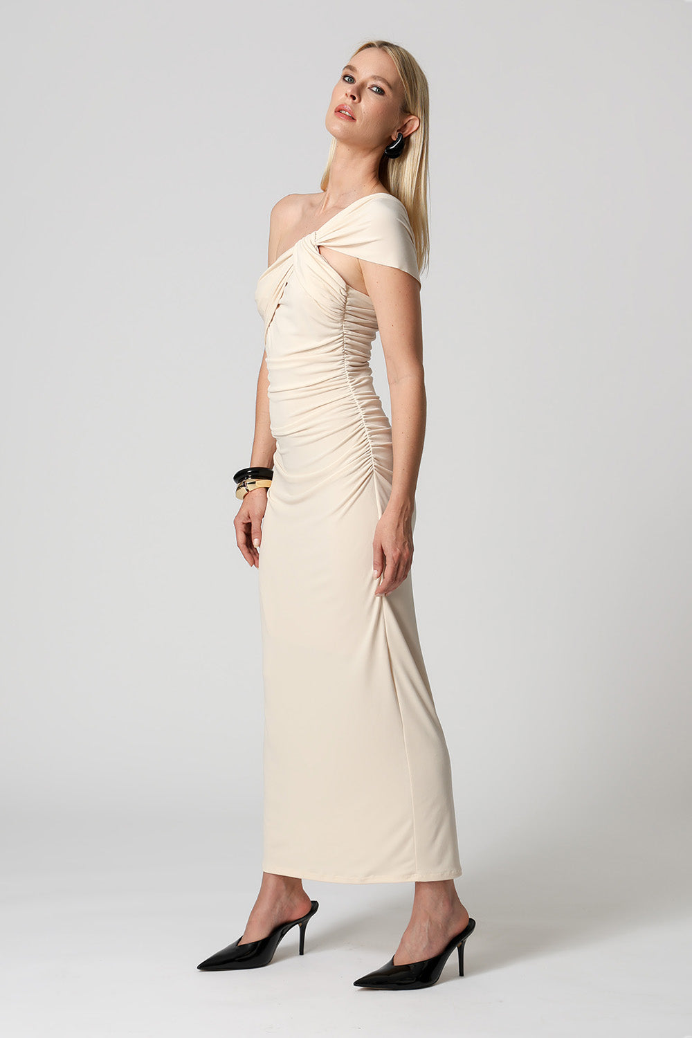 Vestido Drapeado Ombro Único - CRU
