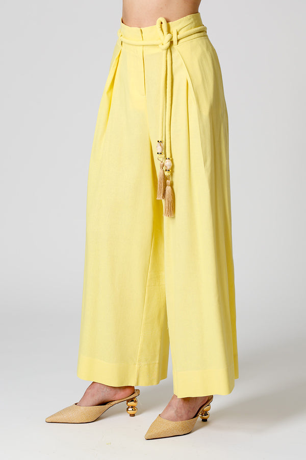 Calça Ampla Com Cinto De Cordão