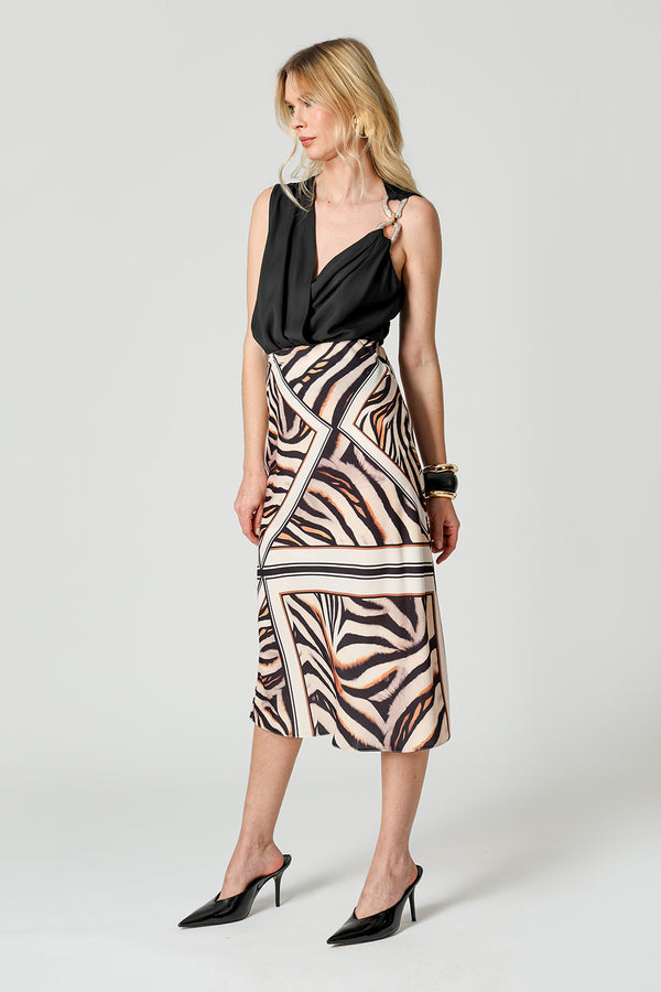 Blusa Transpassada Com Strass No Ombro