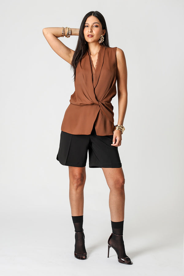 Blusa Peplum Transpassada com Top em Renda