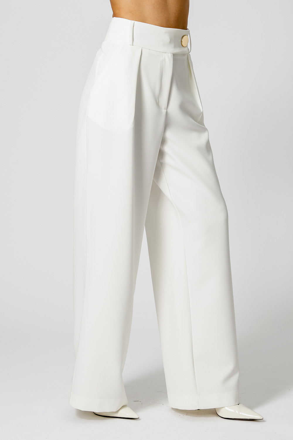 OFF WHITE