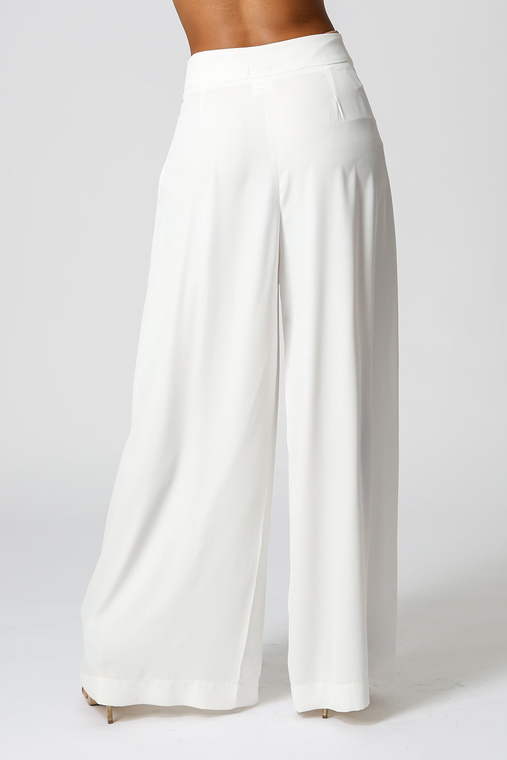 Calça Pantalona Com Prega Frontal - OFF WHITE