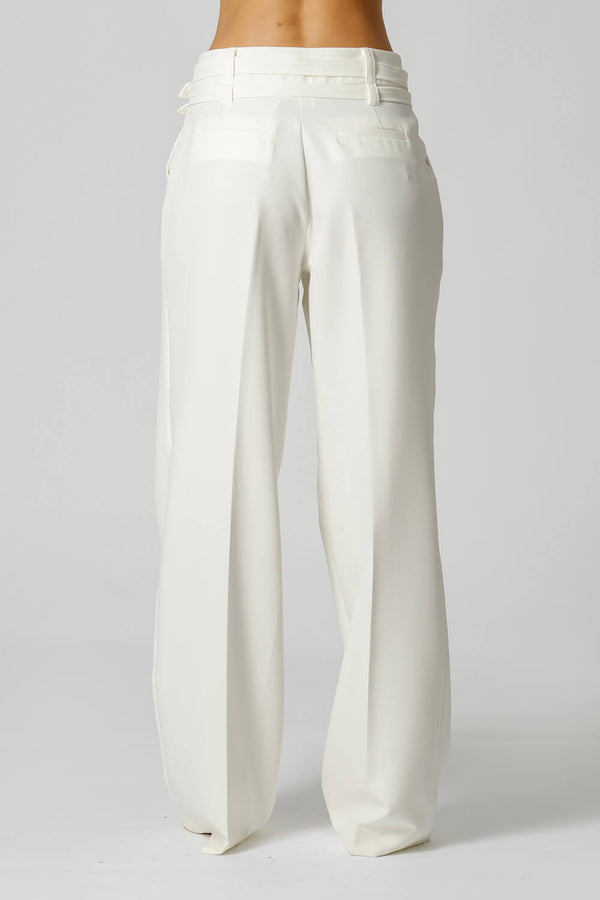 Calça Alfaiataria Com Pregas e Cintos - OFF WHITE