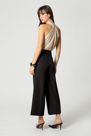 Blusa Com Fivela No Decote