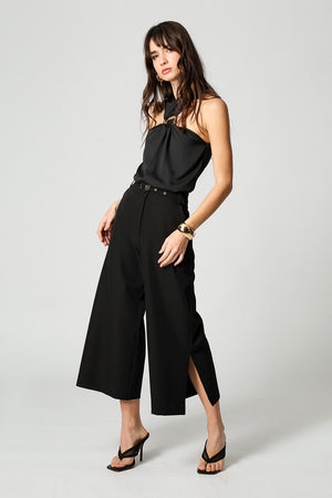 Blusa Com Fivela No Decote