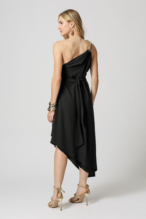 Vestido Assimétrico Ombro Corrente - PRETO