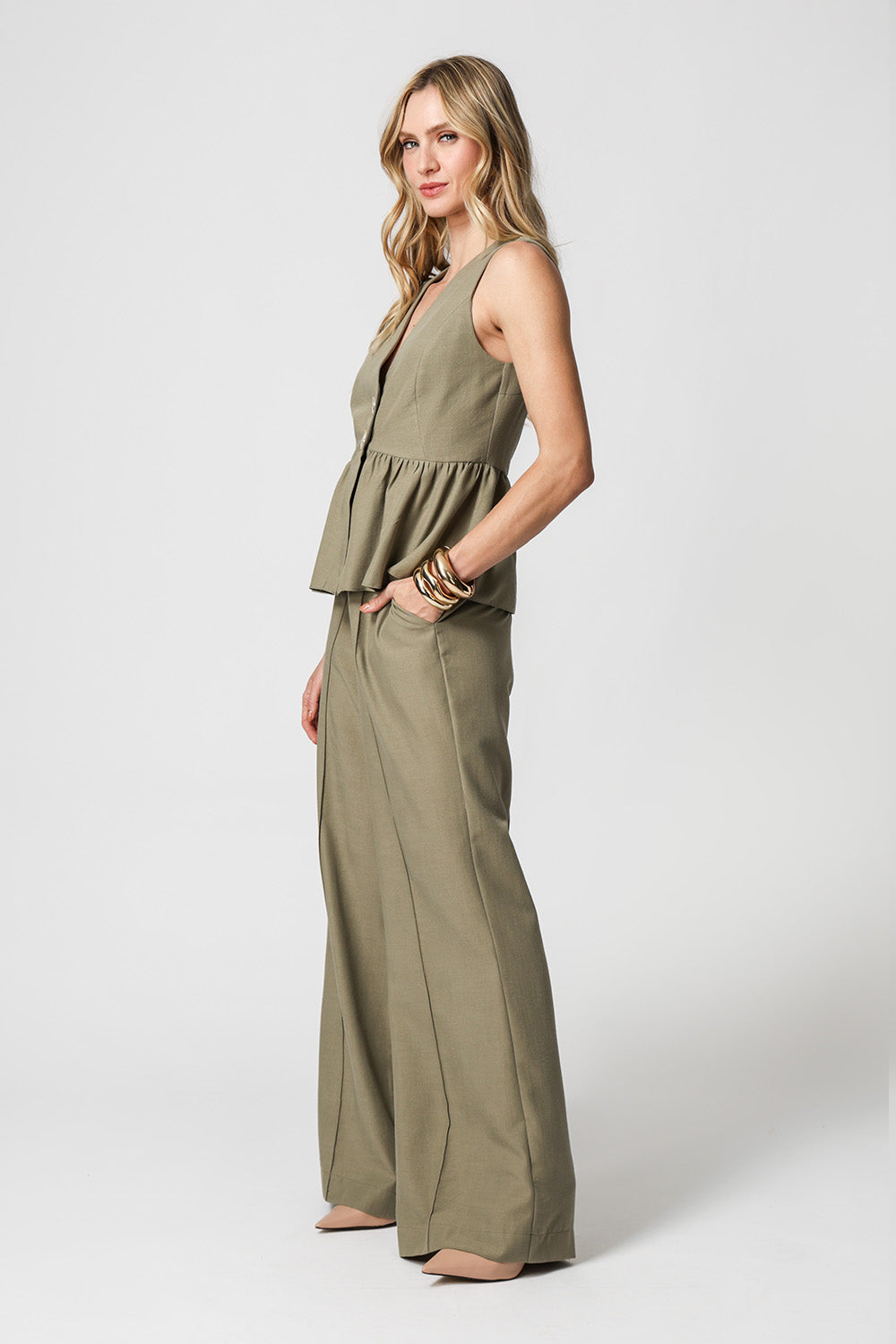 Bata Peplum Com Decote V - MUSGO CLARO