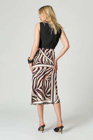 Blusa Transpassada Com Strass No Ombro