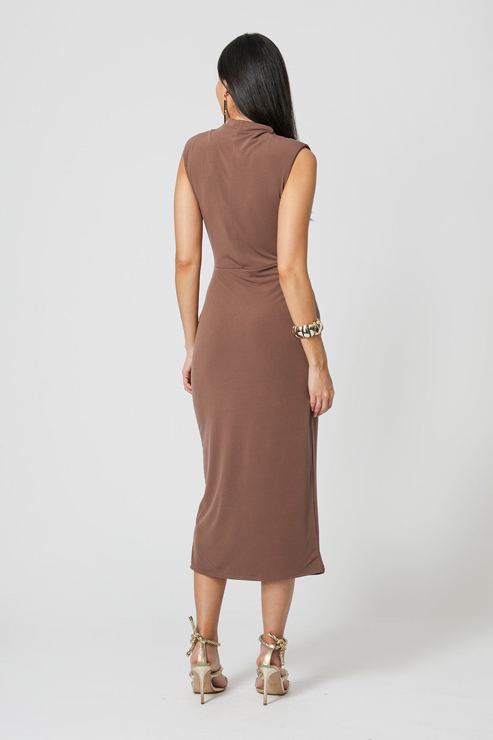 Vestido Transpassado com Acessório - MARROM