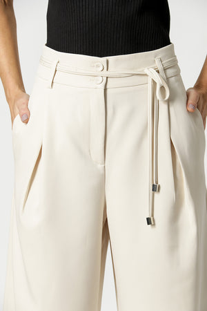 Calça Pantalona Com Cinto De Tira - GELO