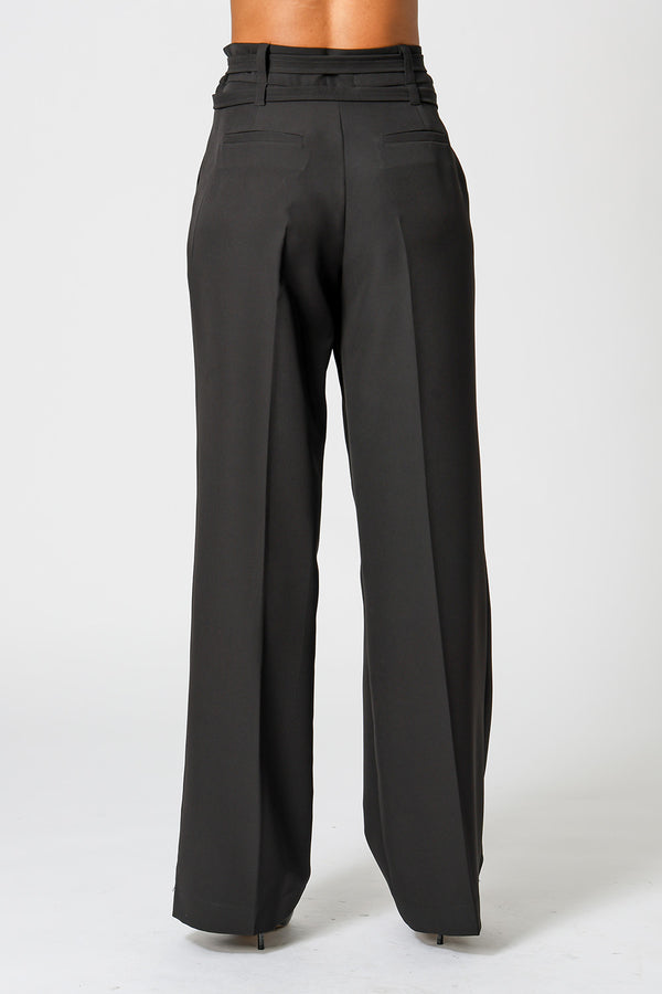 Calça Alfaiataria Com Pregas e Cintos - PRETO