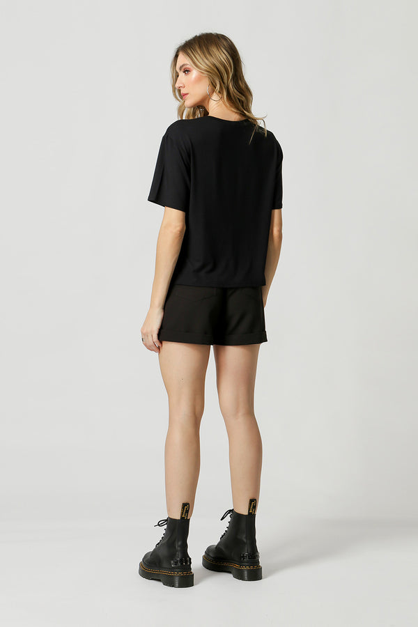 Camiseta con estampado escrito - NEGRA