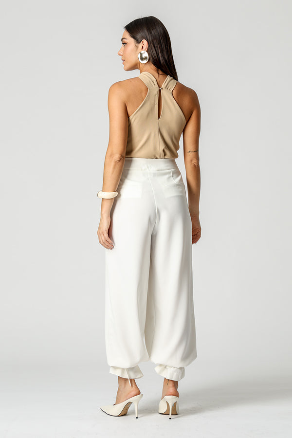 Blusa Crepe Com Fivela Marmorizada No Decote