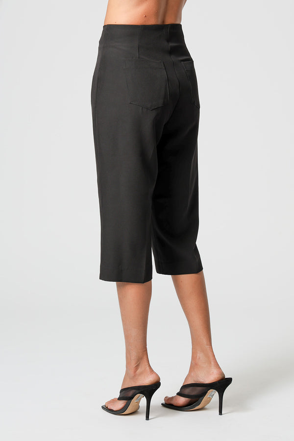 Calça Capri De Alfaiataria - PRETO