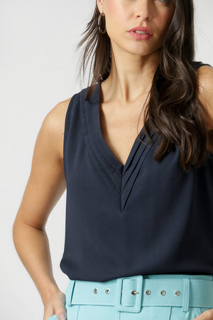 Blusa de crepé con cuello en V - AZUL MARINO