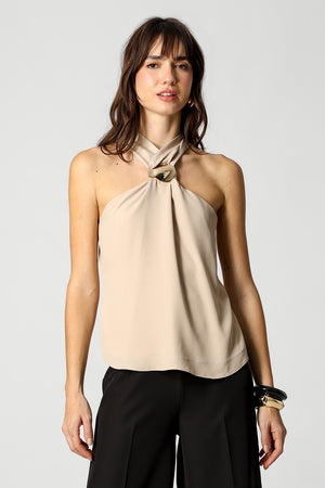 Blusa Com Fivela No Decote