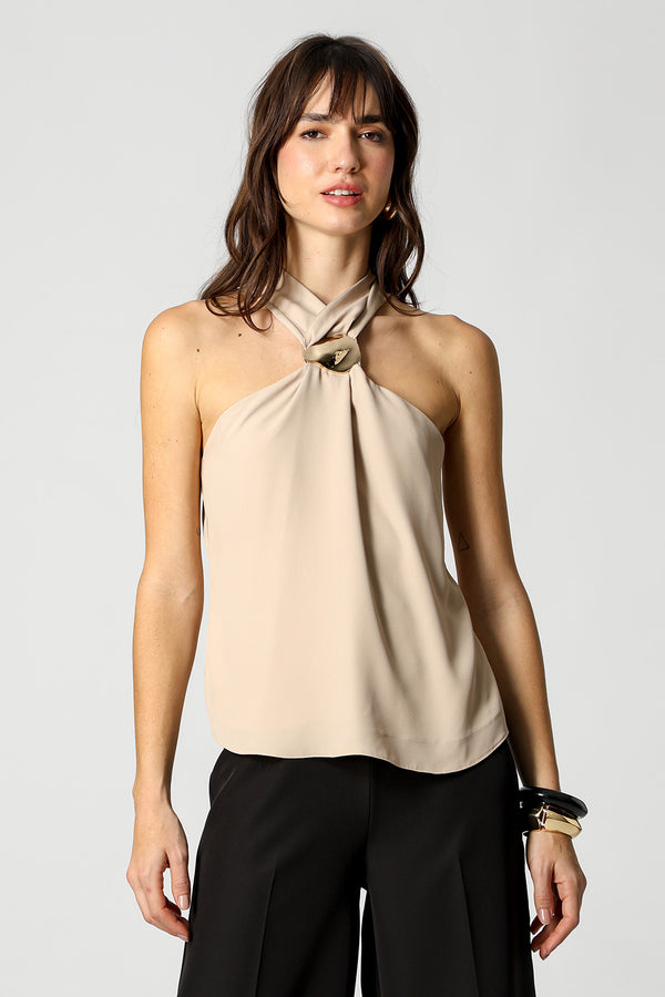 Blusa Com Fivela No Decote