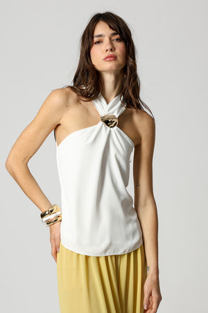 Blusa Com Fivela No Decote