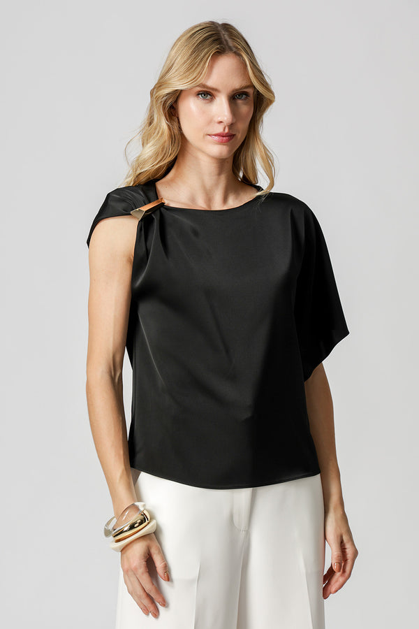 Blusa de Cetim Com Manga Assimétrica - PRETO