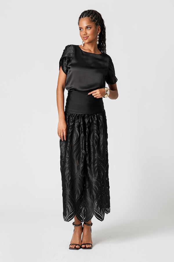 Vestido Strapless Tule Bordado Multiuso